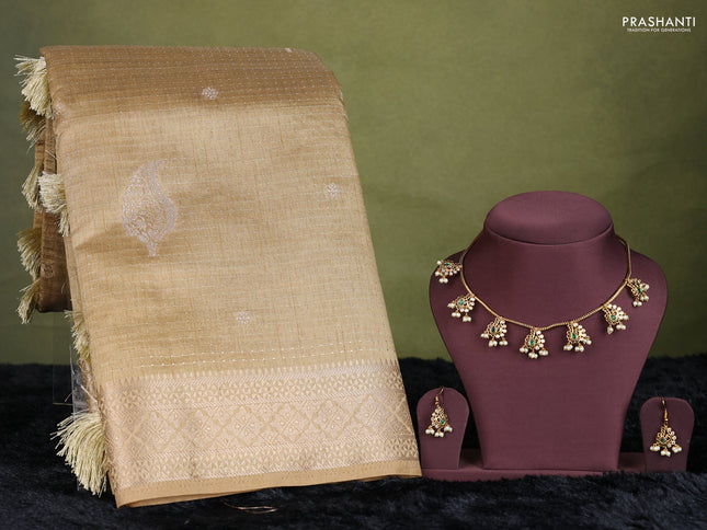 sandal semi raw silk with matching neck piece