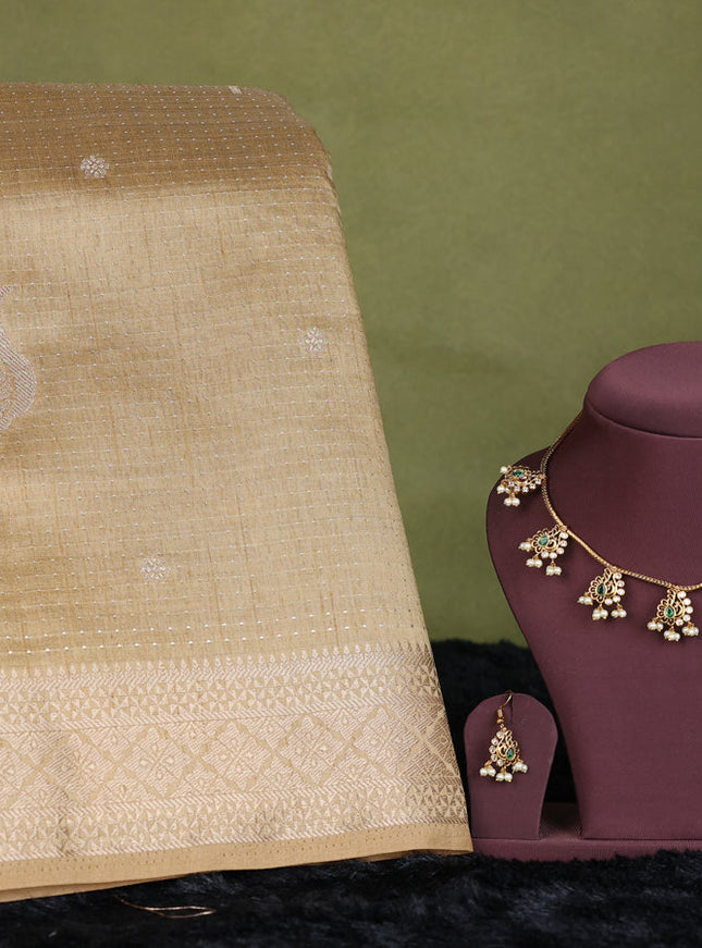 sandal semi raw silk with matching neck piece