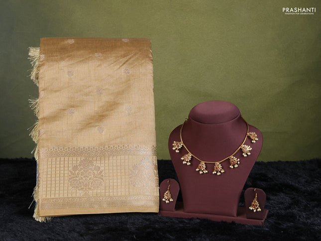 sandal semi raw silk with matching neck piece