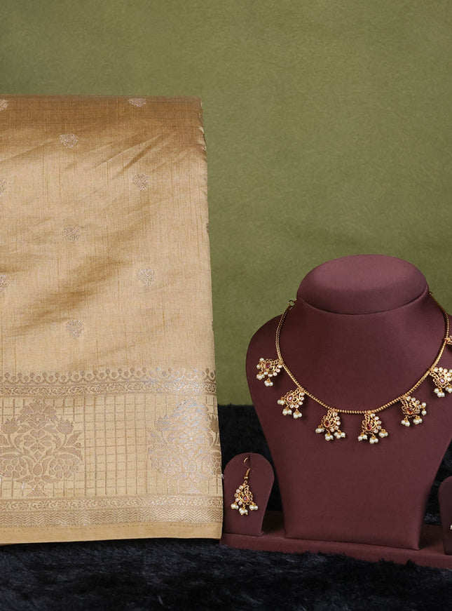 sandal semi raw silk with matching neck piece