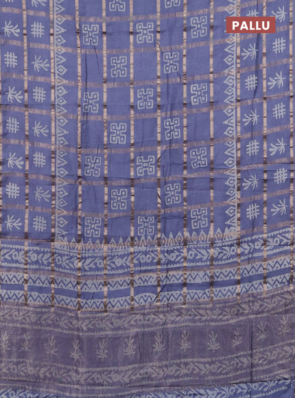 Semi chanderi saree grey with allover zari checks & batik prints in borderless style