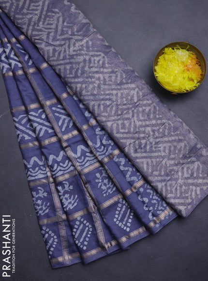 Semi chanderi saree grey shade with allover zari checks & batik prints in borderless style