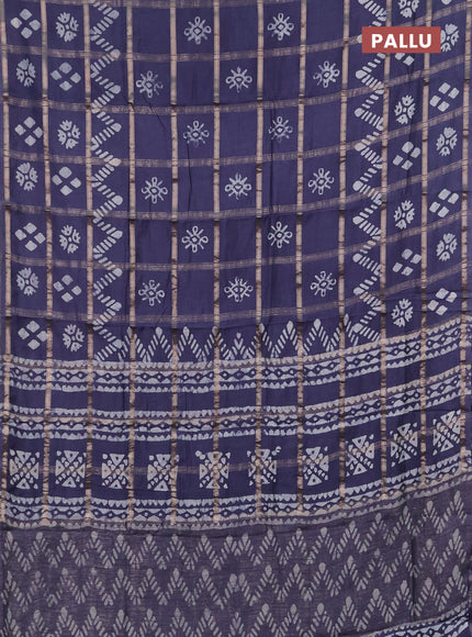 Semi chanderi saree grey shade with allover zari checks & batik prints in borderless style