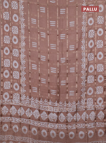 Semi chanderi saree sandal with allover zari checks & batik prints in borderless style