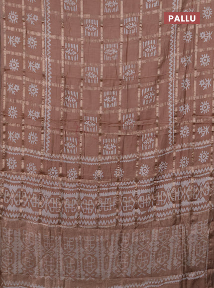 Semi chanderi saree sandal with allover zari checks & batik prints in borderless style