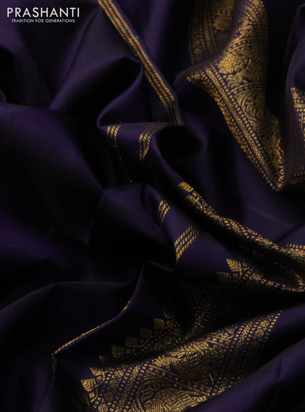 Pure kanchipuram silk saree navy blue with allover zari woven buttas and rettapet zari woven border
