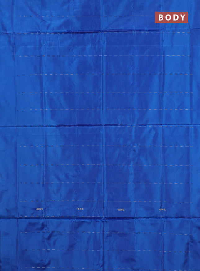 Banana pith saree cs blue and dark peach with thread woven buttas in borderless style