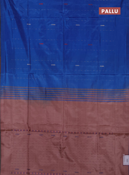 Banana pith saree cs blue and dark peach with thread woven buttas in borderless style