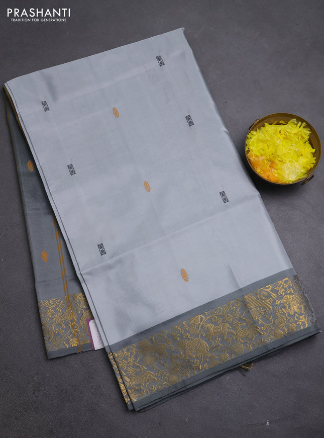 Banana pith saree grey with thread woven buttas and zari woven border