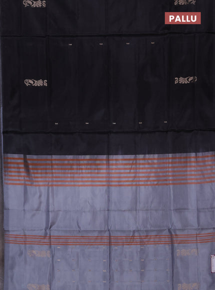 Banana pith saree black and grey shade with thread woven buttas in borderless style