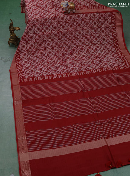 Maheshwari silk cotton saree off white and red with allover block prints and thread woven border