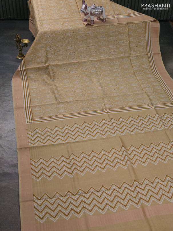 Maheshwari silk cotton saree beige with allover butta block prints and thread woven border