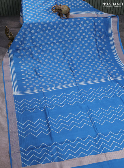 Maheshwari silk cotton saree cs blue with allover butta block prints and thread woven border