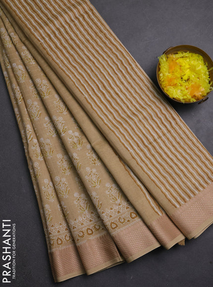 Maheshwari silk cotton saree beige with allover butta block prints and thread woven border