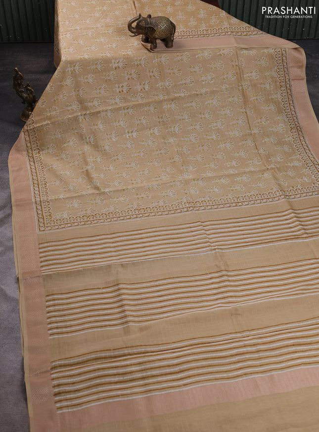 Maheshwari silk cotton saree beige with allover butta block prints and thread woven border