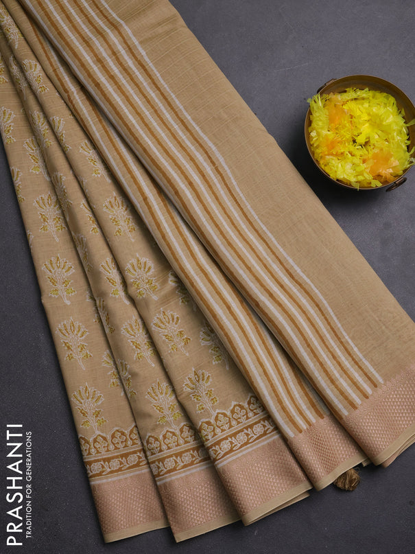 Maheshwari silk cotton saree beige with allover butta block prints and thread woven border