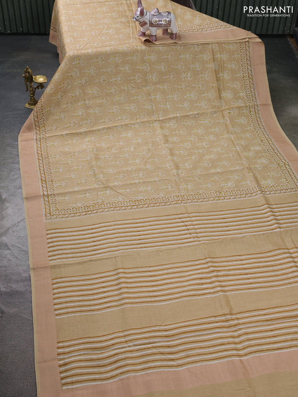 Maheshwari silk cotton saree beige with allover butta block prints and thread woven border