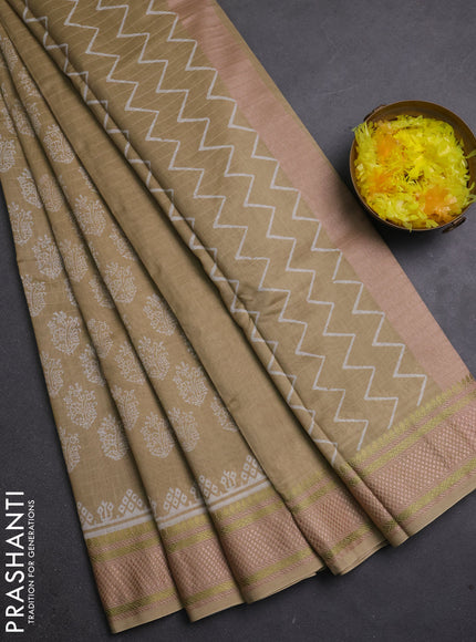 Maheshwari silk cotton saree beige with allover butta block prints and thread woven border