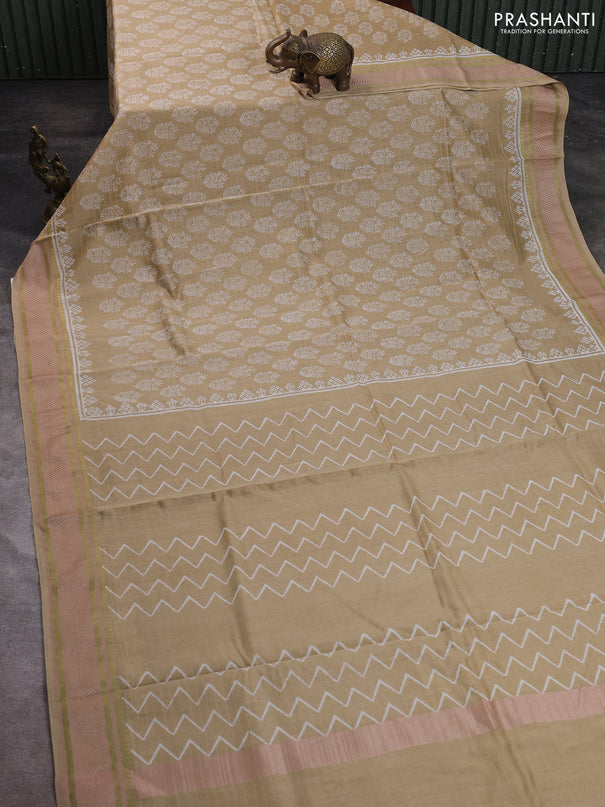 Maheshwari silk cotton saree beige with allover butta block prints and thread woven border