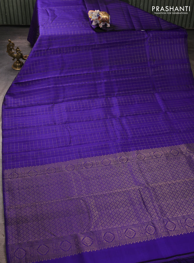 Pure kanchipuram silk saree blue with allover zari checked pattern in borderless style