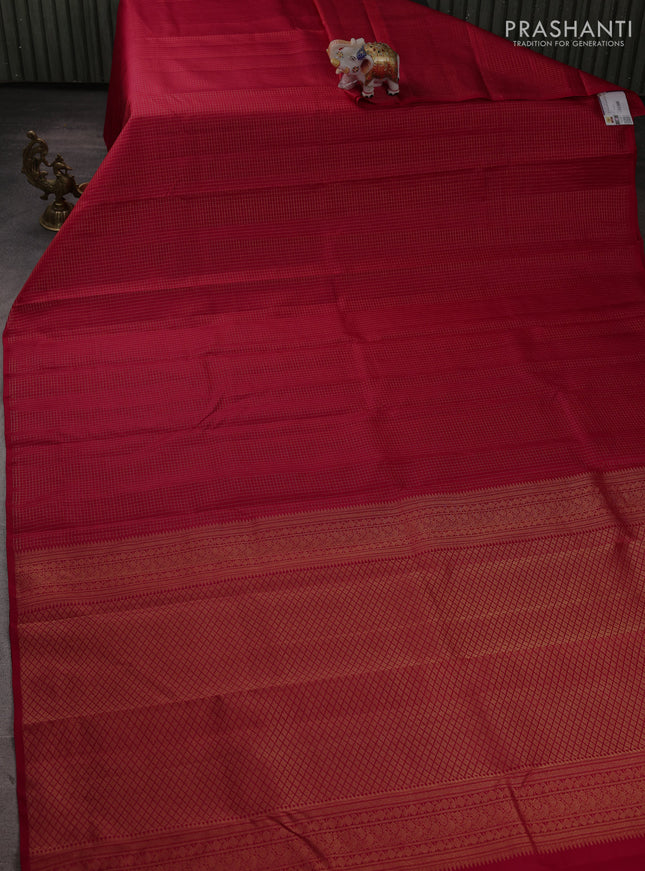 Pure kanchipuram silk saree maroon with allover zari checked pattern in borderless style
