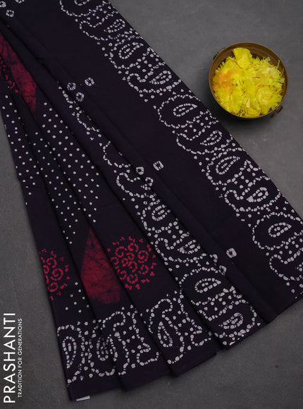Sungudi cotton saree jamun shade with allover batik prints and printed border