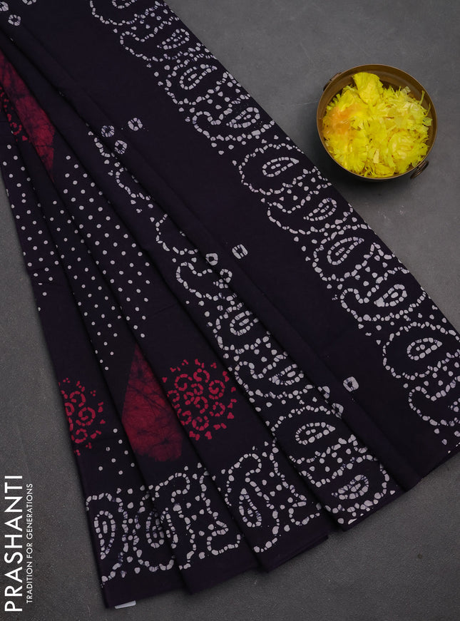 Sungudi cotton saree jamun shade with allover batik prints and printed border