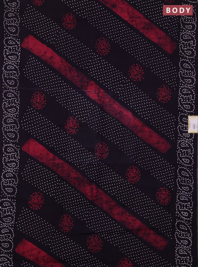 Sungudi cotton saree jamun shade with allover batik prints and printed border