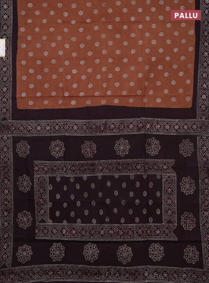 Sungudi cotton saree dark sandal and deep wine with allover batik prints and printed border