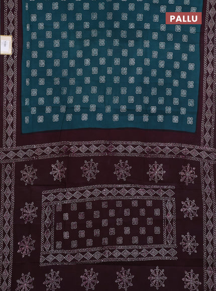 Sungudi cotton saree peacock green and deep wine with allover batik butta prints and printed border