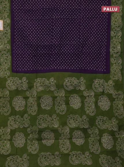 Sungudi cotton saree violet and sap green with allover batik prints and printed border