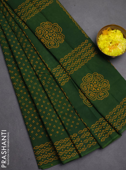 Sungudi cotton saree sap green with allover batik butta prints and printed border