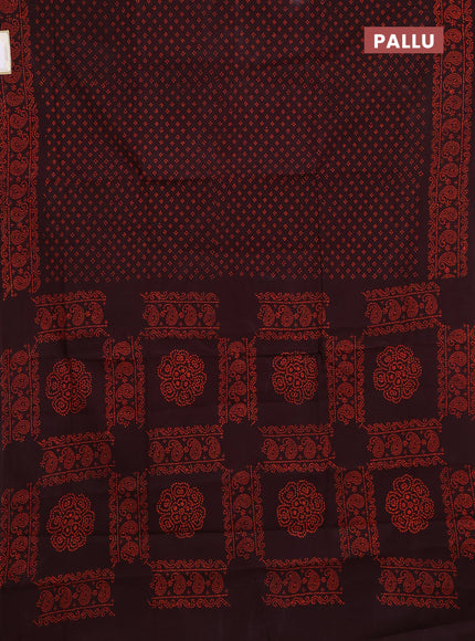 Sungudi cotton saree deep wine with allover batik butta prints and printed border