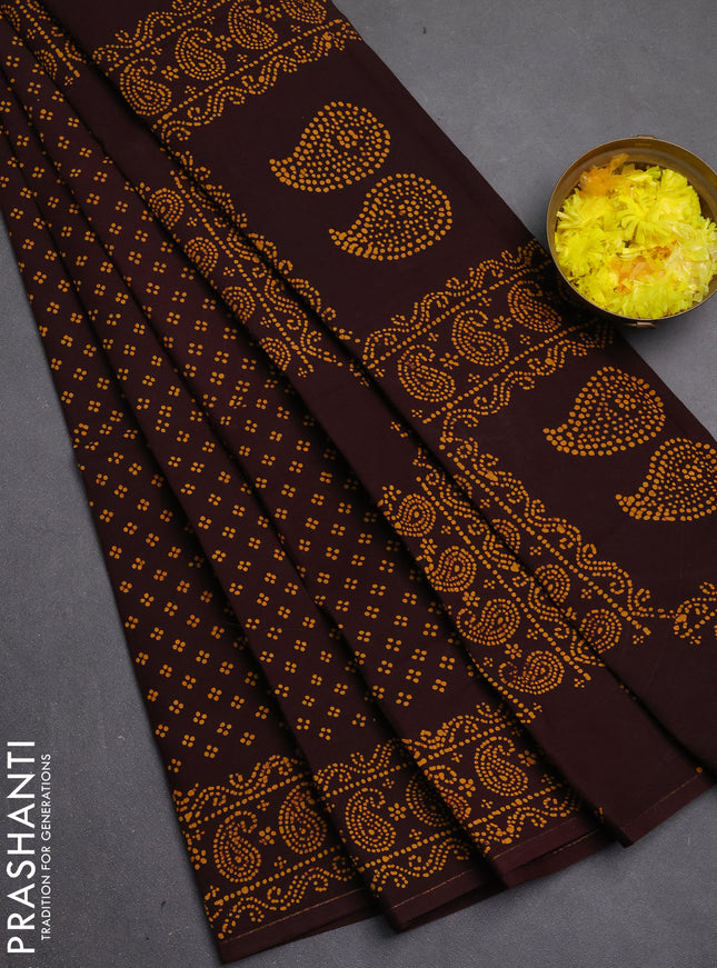 Sungudi cotton saree coffee brown with allover batik prints and printed border