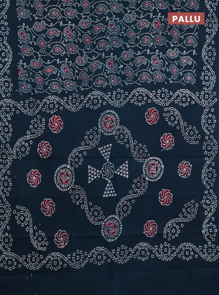 Sungudi cotton saree peacock green with allover batik prints and printed border
