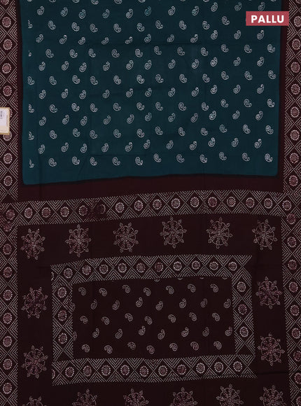 Sungudi cotton saree peacock green and wine shade with allover batik prints and printed border