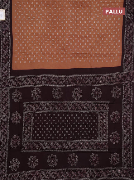 Sungudi cotton saree dark sandal and wine with allover batik butta prints and printed border