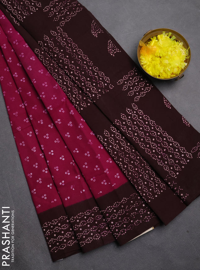 Sungudi cotton saree dark magenta pink and wine shade with allover batik butta prints and printed border
