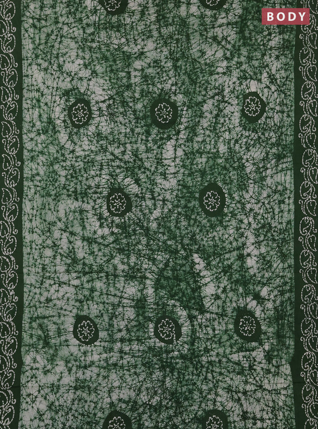 Sungudi cotton saree off white and green with allover batik prints and printed border