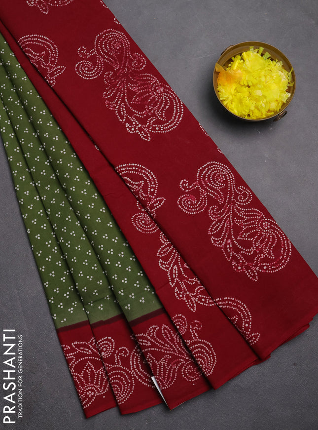 Sungudi cotton saree green shade and maroon with allover batik butta prints and printed border
