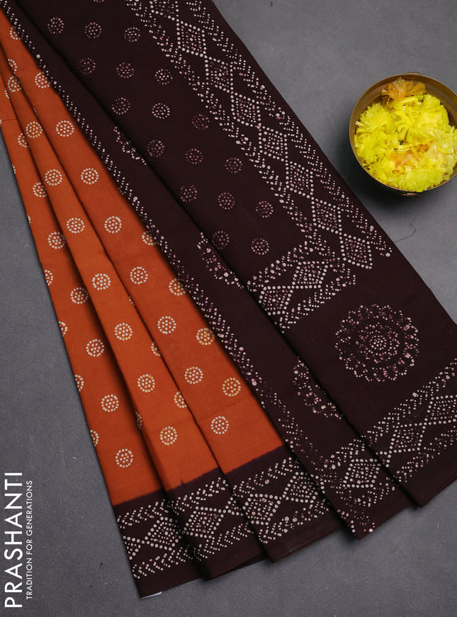 Sungudi cotton saree rust shade and coffee brown with allover batik prints and printed border