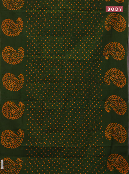 Sungudi cotton saree sap green with allover polka dot prints and paisley printed border