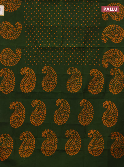 Sungudi cotton saree sap green with allover polka dot prints and paisley printed border