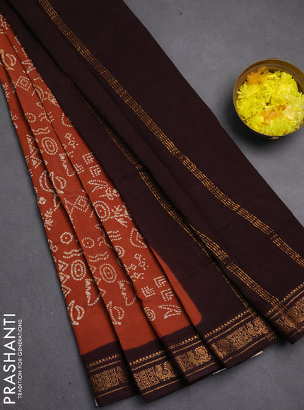 Sungudi cotton saree brown and coffee brown with allover batik prints and zari woven border