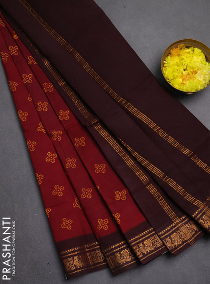 Sungudi cotton saree maroon and coffee brown with allover batik butta prints and zari woven border