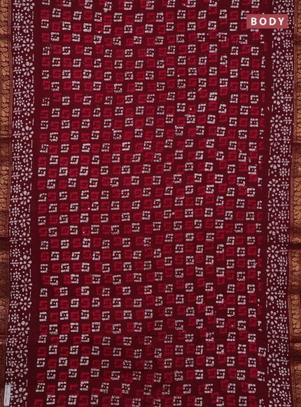 Sungudi cotton saree maroon with allover batik butta prints and printed zari woven border