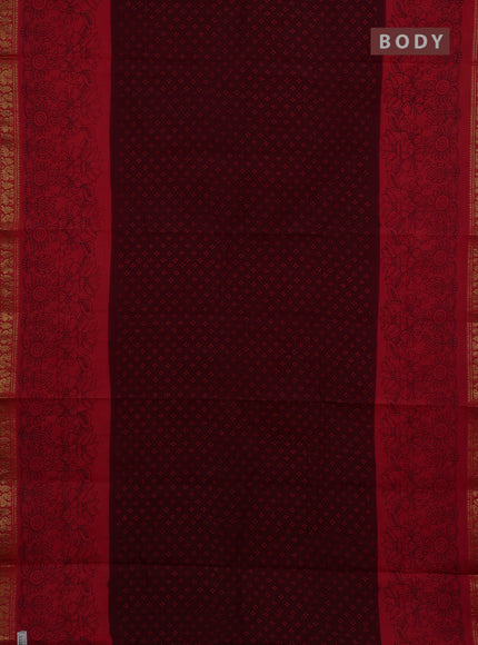 Sungudi cotton saree maroon and red with allover batik butta prints and long printed zari woven border