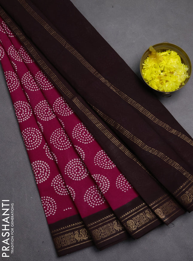Sungudi cotton saree pink and dark coffee brown with allover batik butta prints and zari woven border