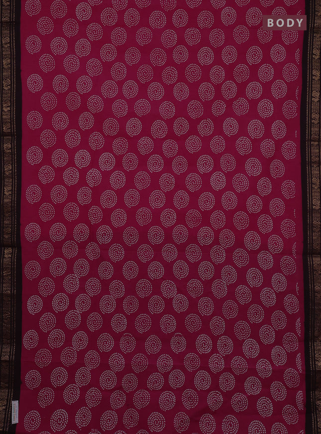 Sungudi cotton saree pink and dark coffee brown with allover batik butta prints and zari woven border