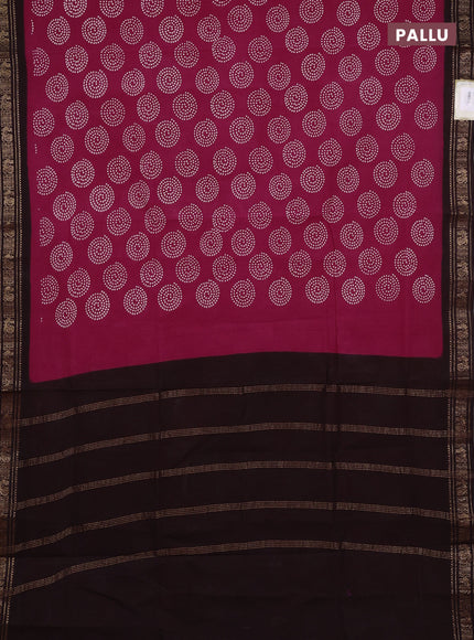 Sungudi cotton saree pink and dark coffee brown with allover batik butta prints and zari woven border
